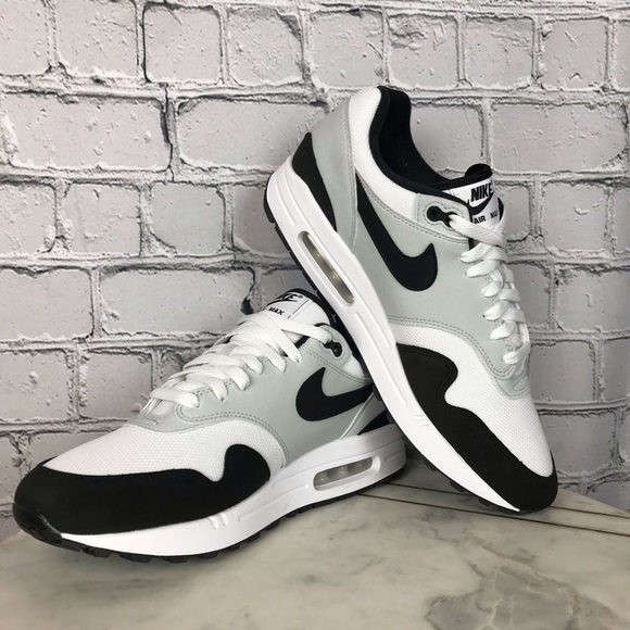 Nike Air Max 1 Men’s White Black Pure Platinum Sporty Style Sneaker Size 10 - Picture 9 of 12